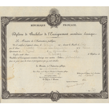 Diplôme de Bachelier de l'Enseignement secondaire classique.