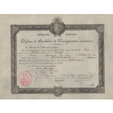 Diplôme de Bachelier de l'Enseignement secondaire.