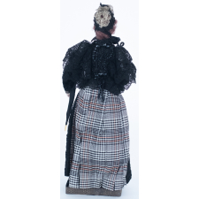 Poupée costumée : une femme sous la IIIe République 1890 (élément d'un couple)