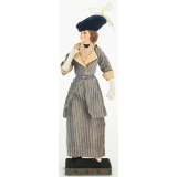 Poupée costumée : une femme de 1914 (élément d'un couple)