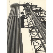 Technicien de forage sur un derrick
