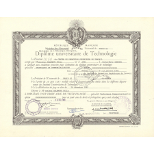 Diplôme Universitaire de Technologie.