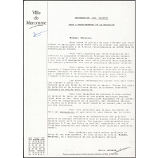 Cahier de correspondance avec la famille. 