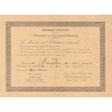 Nomination au titre d'Officier d'Académie. 