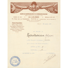 Diplôme de Radioélectricien (Chef de poste).Ecole centrale de TSF et société de radiotélégraphie et de préparation militaire.