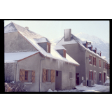 Auberge de jeunesse de la Vielle-Aure : Façade avec de la neige