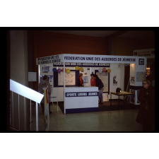 Stand auberges de jeunesse à la foire de Marseille